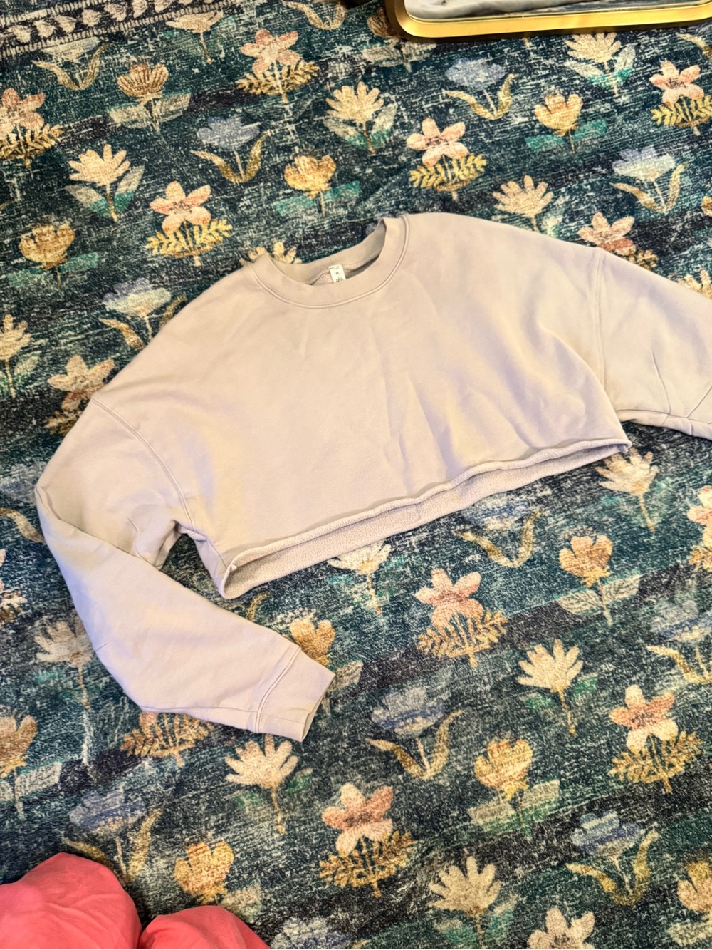 ALO Yoga Cropped Crewneck Sweatshirt in Light Lavender